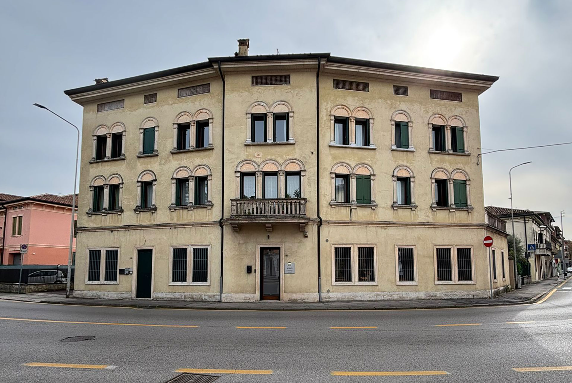 foto palazzo residenza ai berici vicenza